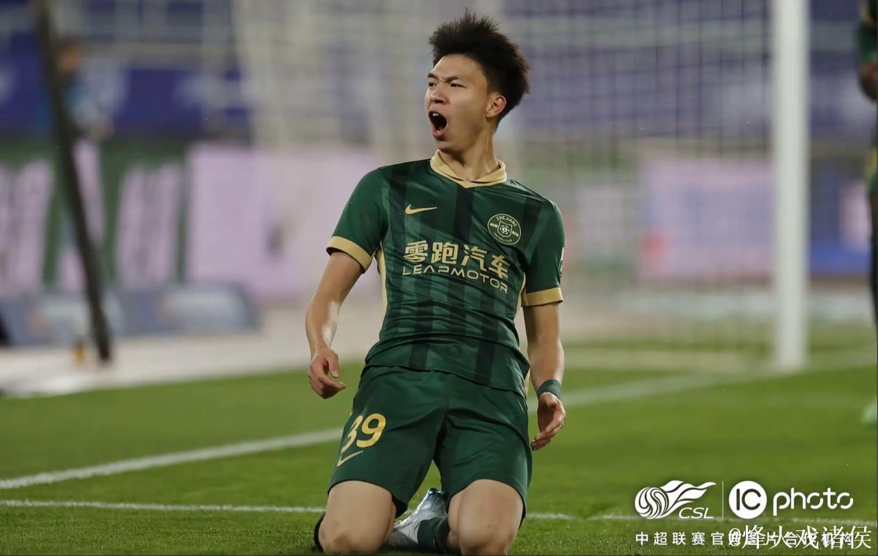 官方:浙江俱乐部绿城队王钰栋当选2025中超最佳青年球员 官方:浙江俱乐部绿城队王钰栋当选2025中超最佳青年球员